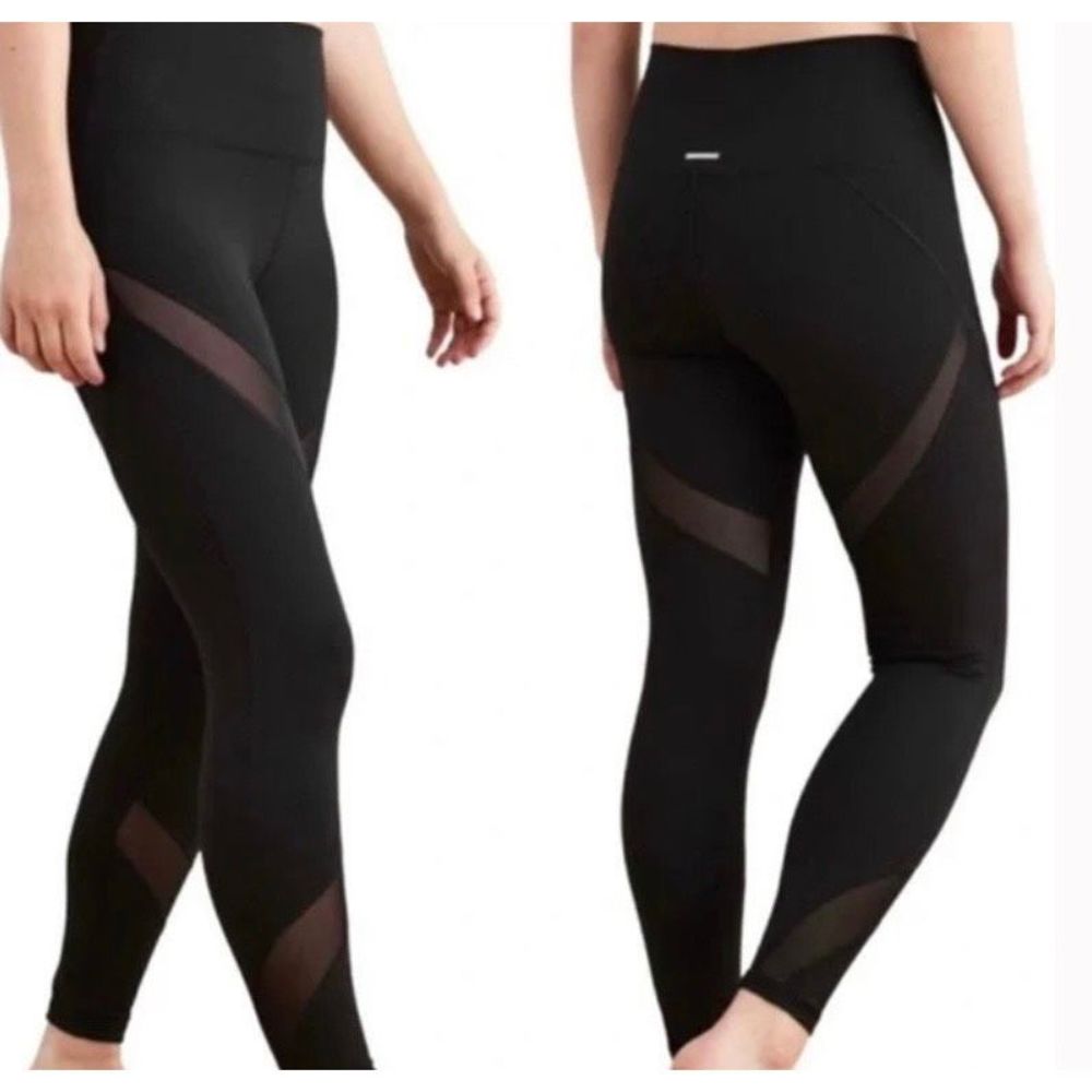 Leggings with mesh cutouts